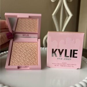 Kylighter illuminating powder